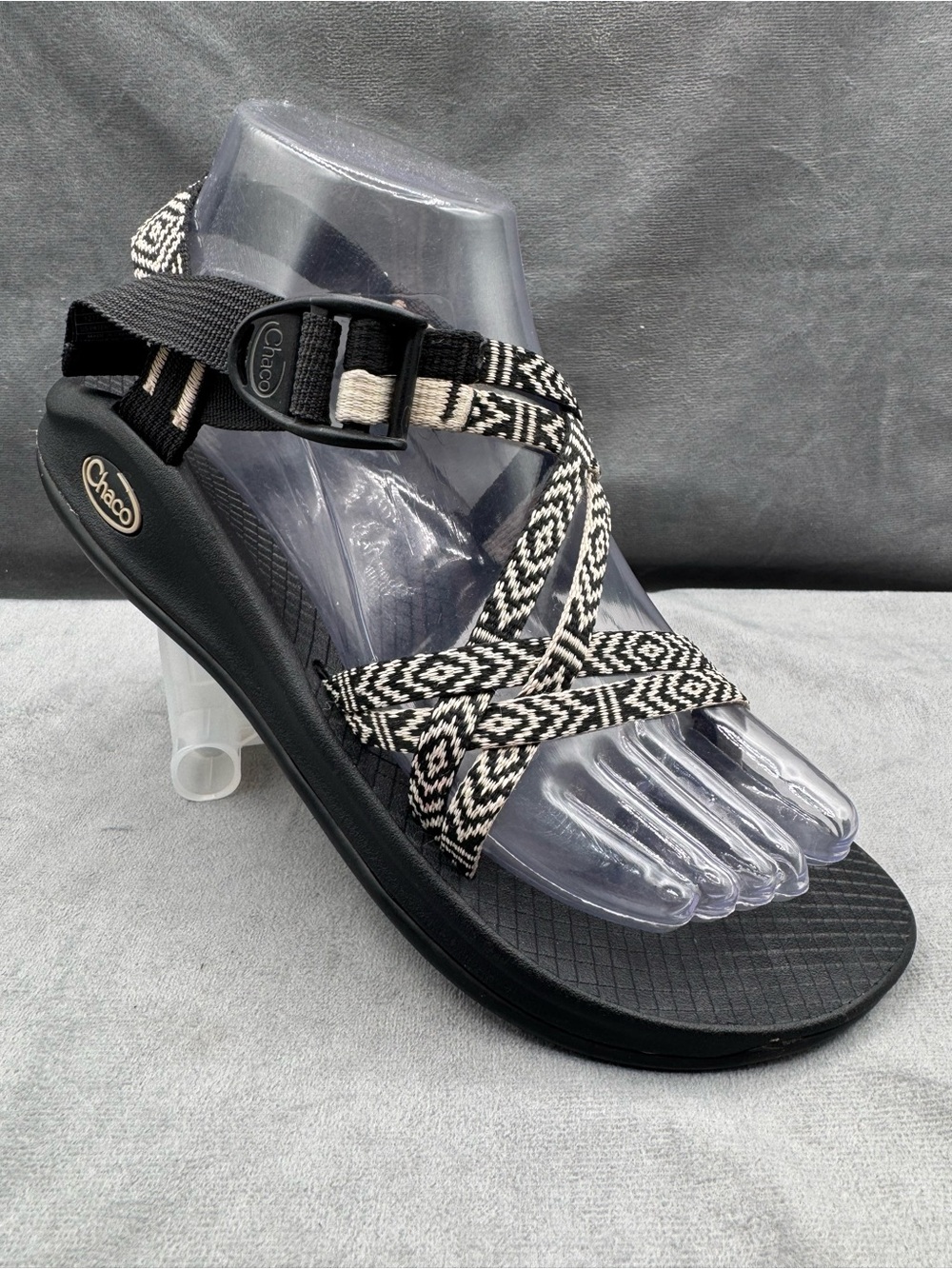 Chaco Z/2 Classic Sandals Women’s Size 8 Black White Geometric Pattern Outdoor
